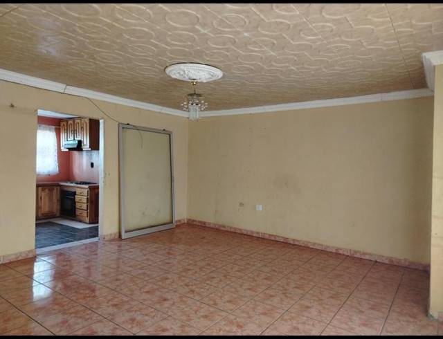2 BEDROOM HOUSE FOR SALE IN SESHEGO E
